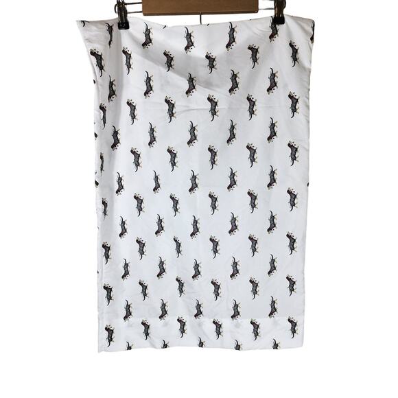 KENSIE HOME White with Puppy Dog Christmas Lights STANDARD Pillow Case- Set of 2 - Picture 1 of 7